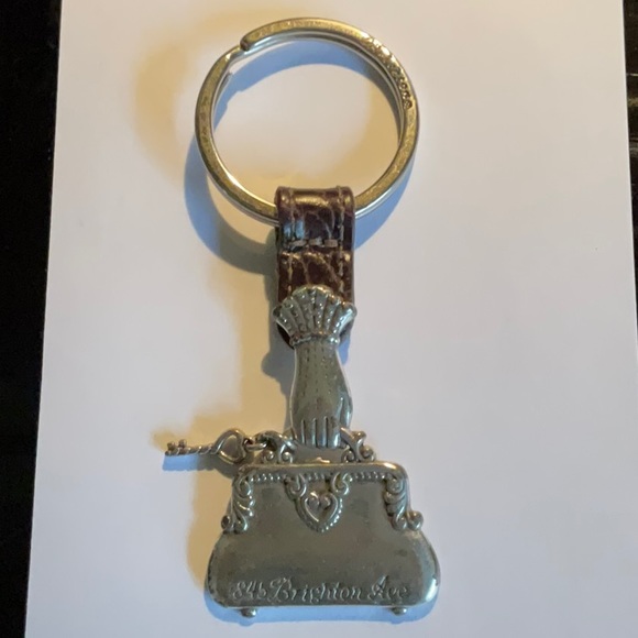 Vintage Brighton key 🔑 chain charm - Picture 1 of 4